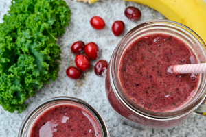 kale-cherry smoothie